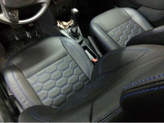 Каркасные авточехлы на Renault Sandero Stepway 2 Каркасные авточехлы на Renault Sandero Stepway 2