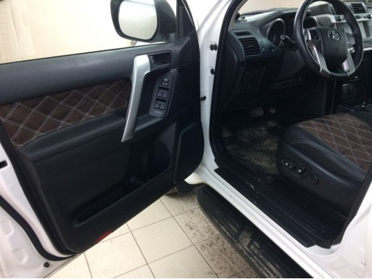 Перетяжка дверных карт Перетяжка дверных карт